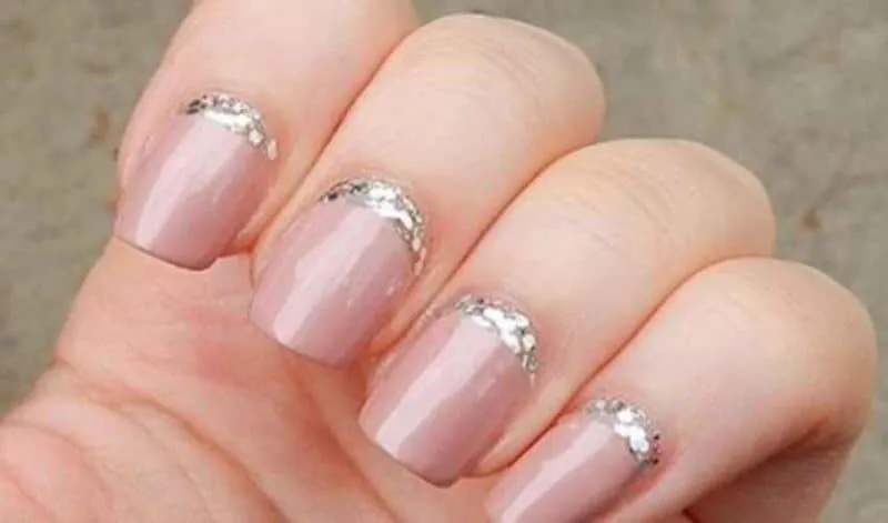 French reverse manicure