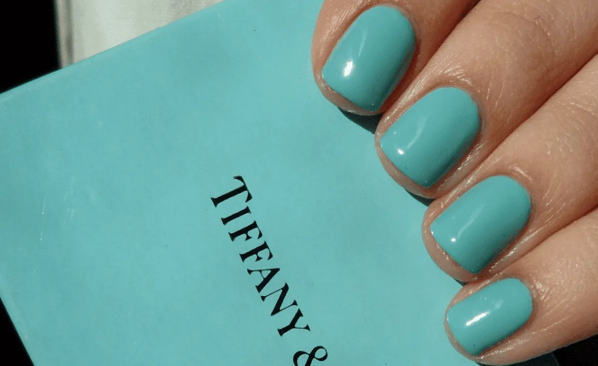 unghie color tiffany
