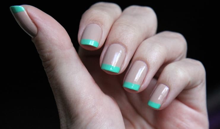 Foto unghie gel french tiffany
