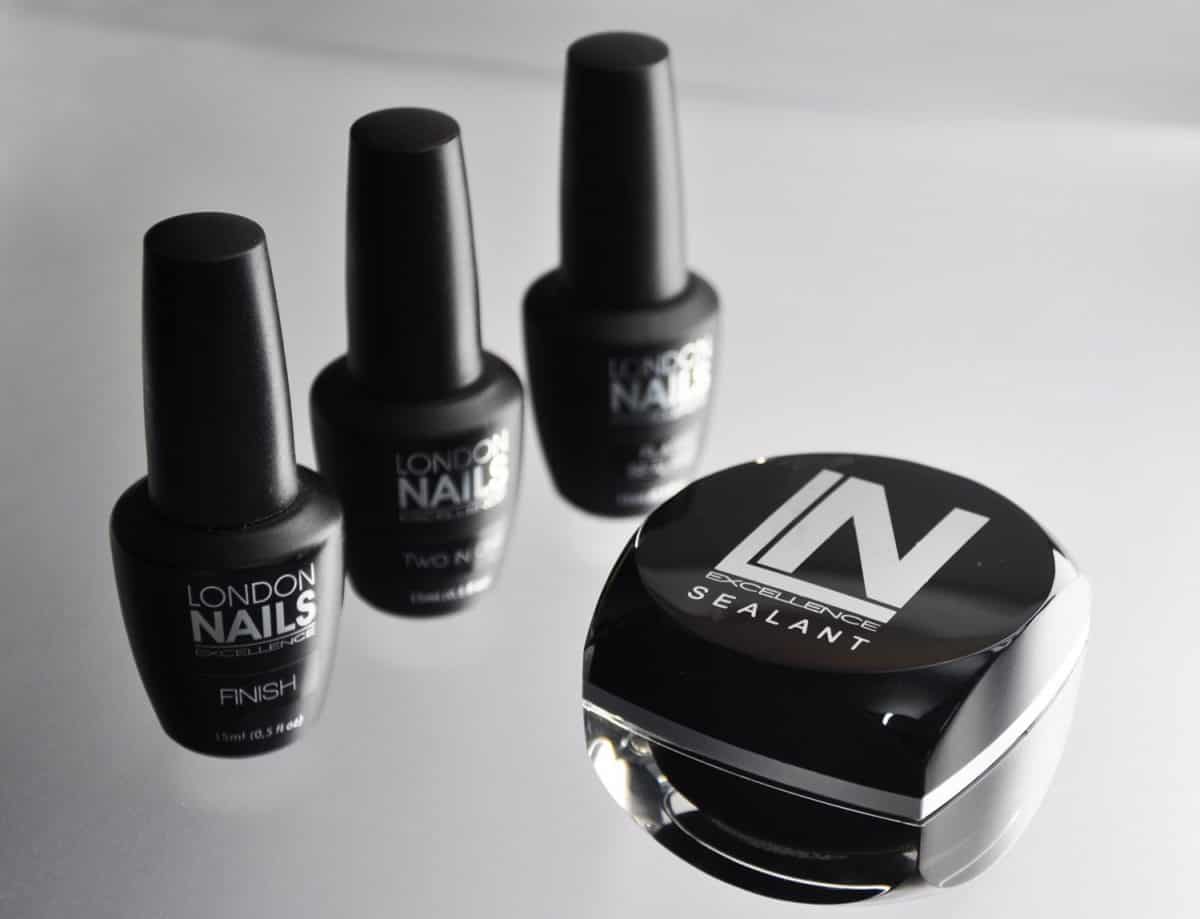 catalogo prodotti ricostruzione unghie