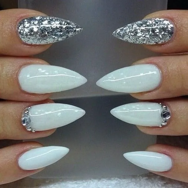 unghie a stiletto foto