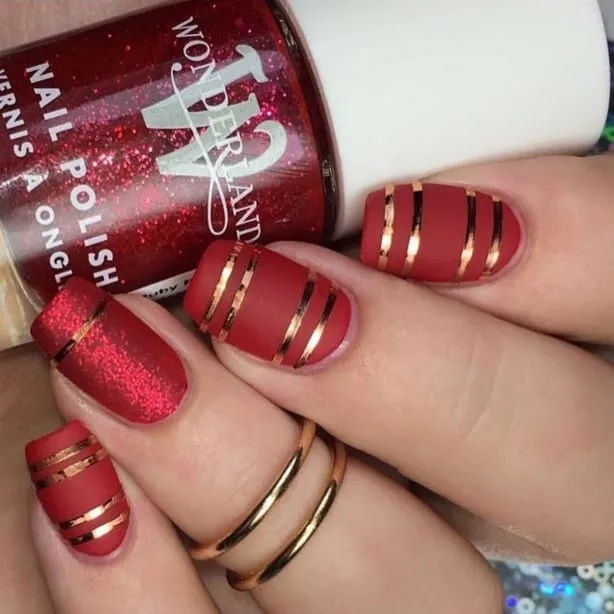 gel unghie rosse particolari